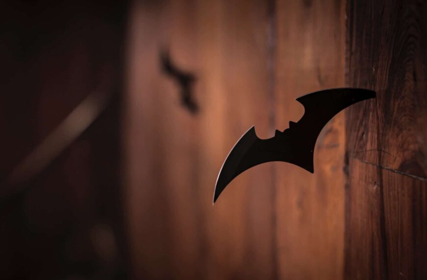 New footage from The Batman shows up.